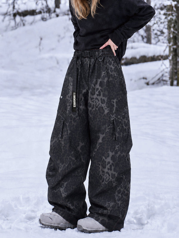 TerrainFlex Freestyle Oversized Cargo Snowboardhose für Damen – Crew Edition