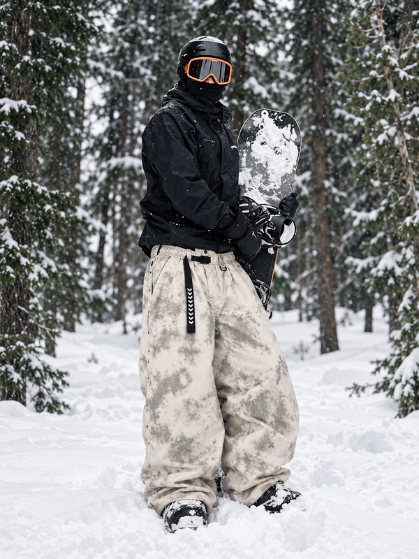 Urban Vibe Herren-Snowboardhose im Workwear-Stil mit Nietenbesatz, weiter Passform und OG-Baggy-Schnitt.